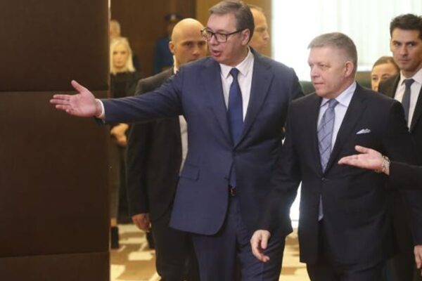 Три країни не пускають літаки Фіцо та Вучича в Росію