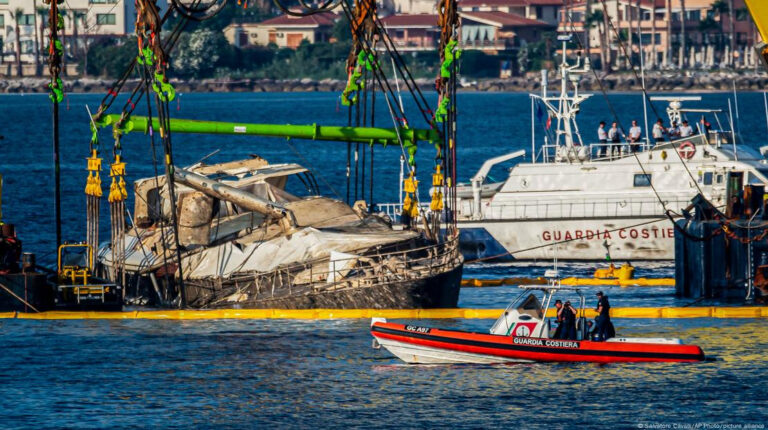 Яхту, на якій минулого року загинув британський мільярдер, дістали з Середземного моря