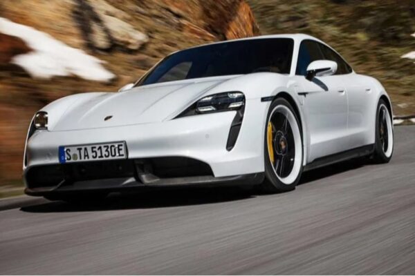 Porsche тимчасово зупиняє продажі електромобіля Taycan у Великобританії через проблеми з акумулятором