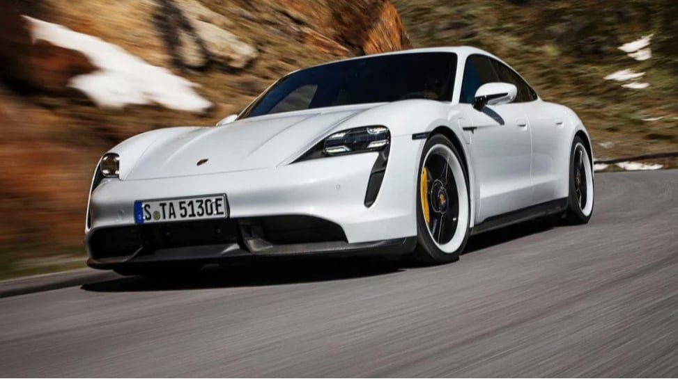 Porsche тимчасово зупиняє продажі електромобіля Taycan у Великобританії через проблеми з акумулятором