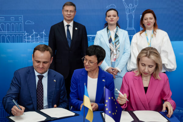 ЄІБ виділить понад 130 мільйонів євро на відновлення транспортної інфраструктури України