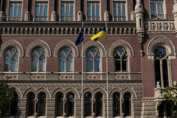 За тиждень Нацбанк продав 551 мільйон доларів