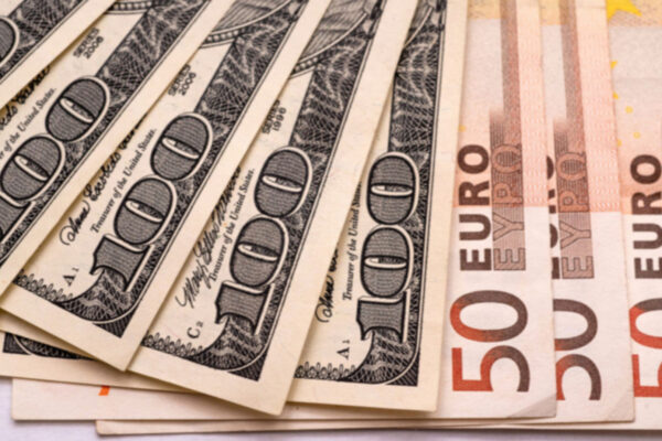 Курс валют на 13 жовтня у банках України: скільки коштує долар і євро