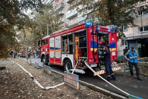 У Києві горіла багатоповерхівка, один із постраждалих – у важкому стані