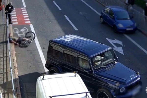 Водій Mercedes жорстоко побив велосипедиста за зауваження про паркування на велодоріжці