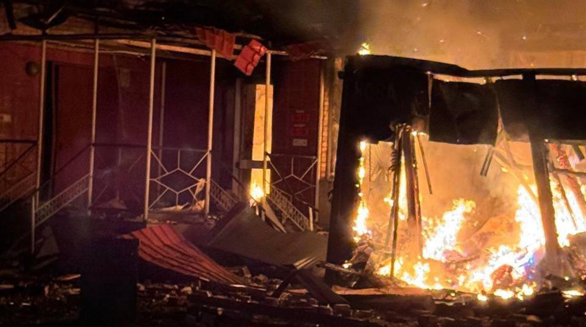 405 посилок вартістю мільйон перетворились на попіл: окупанти знищили "Нову пошту" на Донеччині