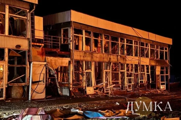 Росіяни вдарили по харківському ринку «Барабашово»: з