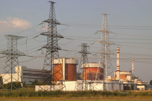 Росіяни атакували критичні підстанції українських АЕС: які наслідки