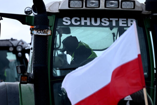 Польські фермери місяць проводитимуть протести по всій країні