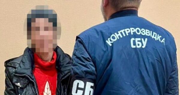 Незаконно поселилася в Дергачах: Поблизу Харкова затримали росіянку, яка шпигувала та поширювала пропаганду Кремля (фото)