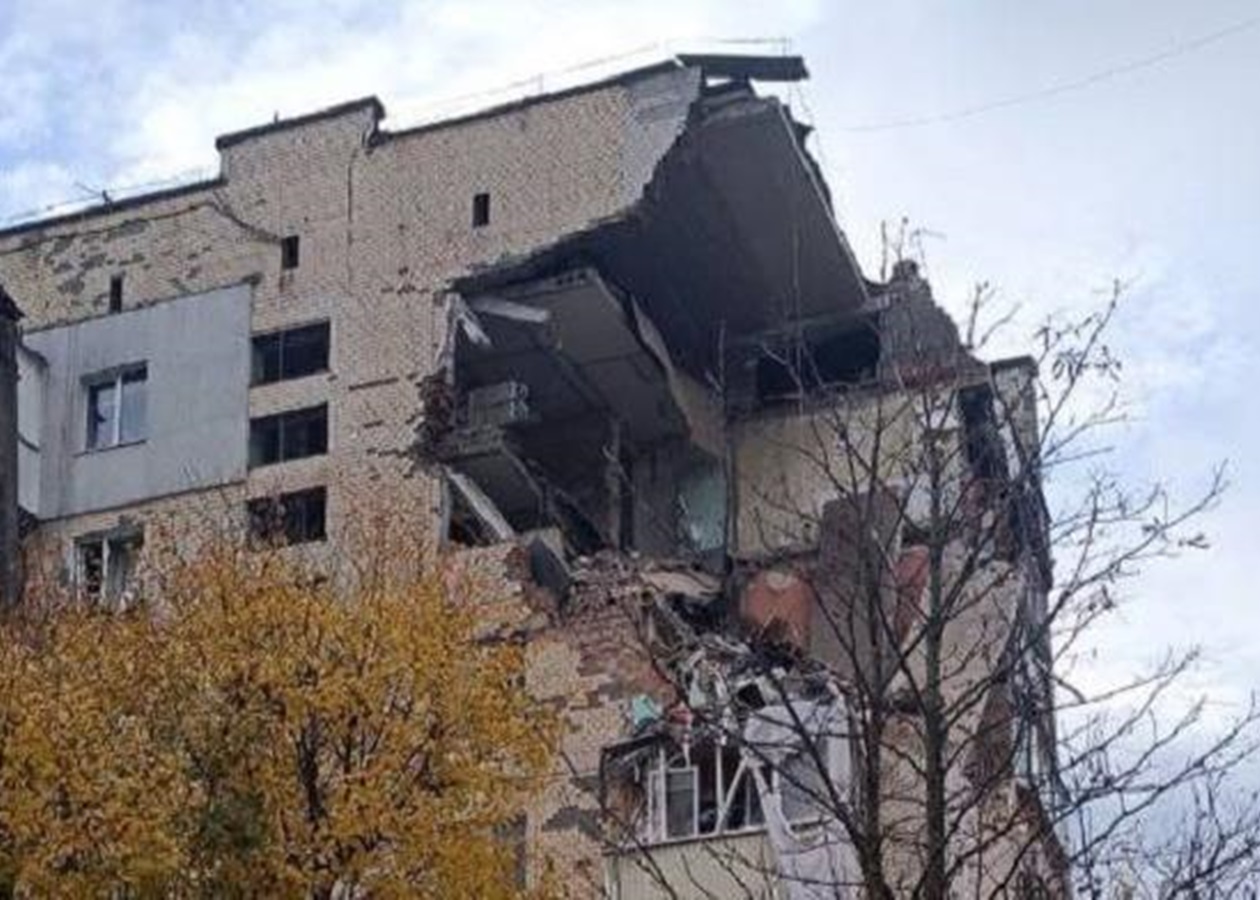 У Хмельницькому вибух зруйнував багатоповерхівку