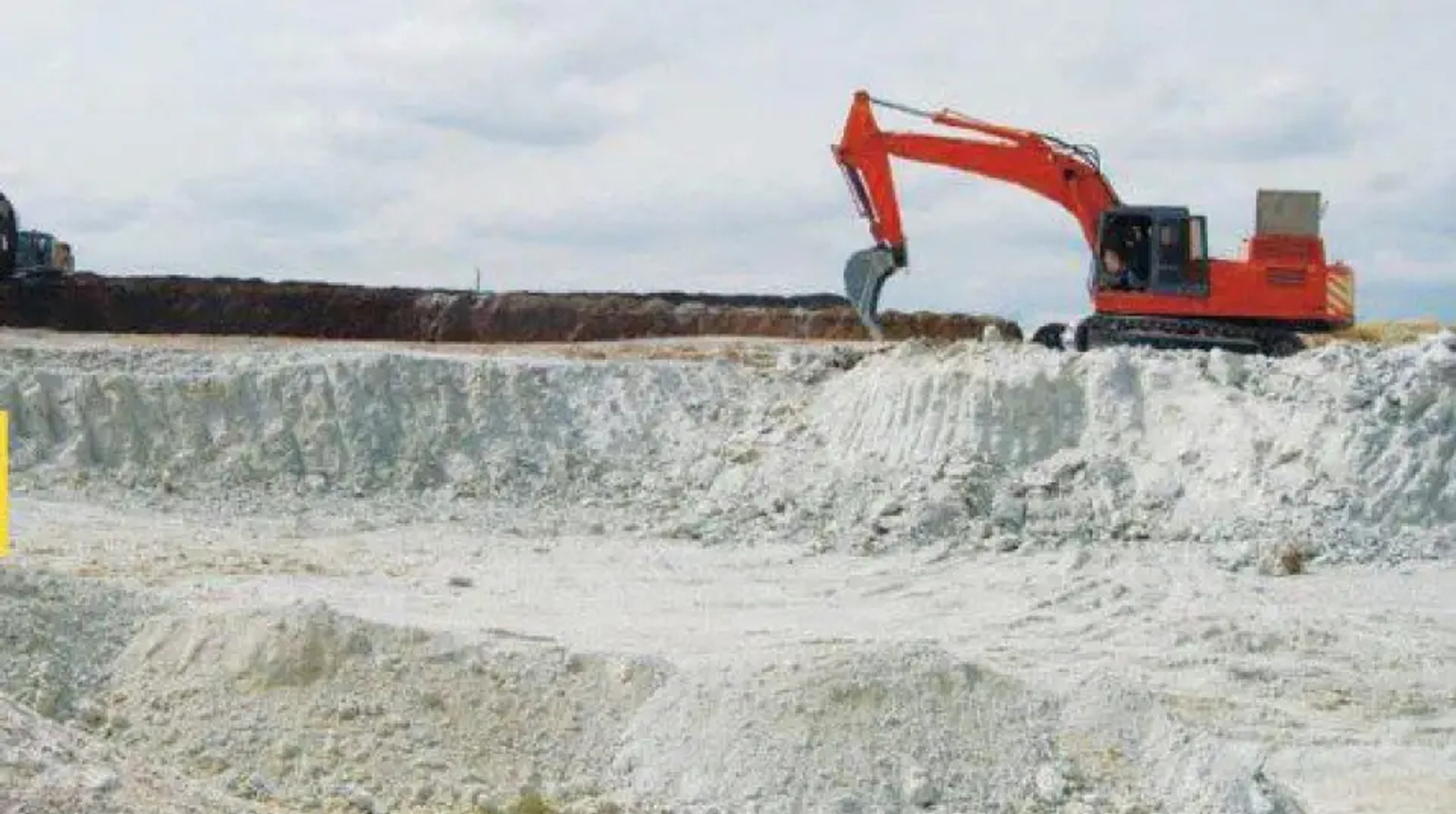 Окупанти остаточно вичерпали запаси каоліну біля Маріуполя