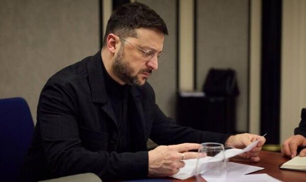 Зеленський готовий вивести війська у новому проєкті мирної угоди, але є умова для Росії - Washington Post