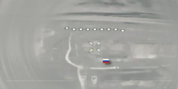 Результатом задоволені: Українські десантники знищили автівку з окупантами в центрі Мирнограда (відео)