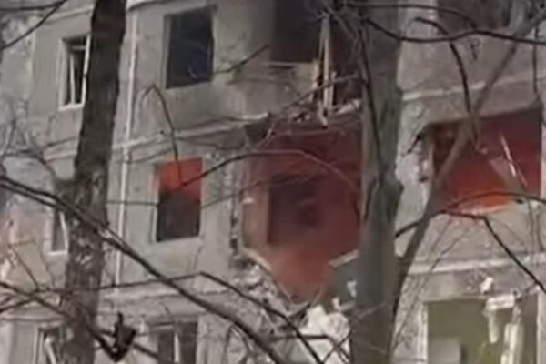 В Чернігові дрон поцілив по багатоповерхівці: є загиблі