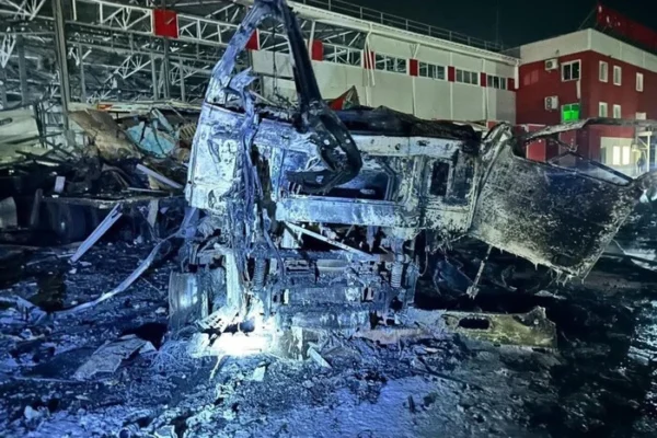 Росіяни вдарили по терміналу «Нової пошти» у передмісті Харкова. Офіційна заява компанії