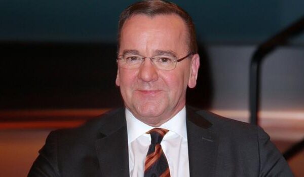 "Дозвольте мені навести дещо незвичайне порівняння": Пісторіус порівняв поточну ситуацію в НАТО з кризою в 20-річному шлюбі