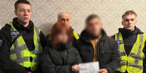 Сподівалися на 2 тис. доларів від росіян: У Києві затримали підлітків, яких підозрюють у підпалі трьох авто Tesla (фото)