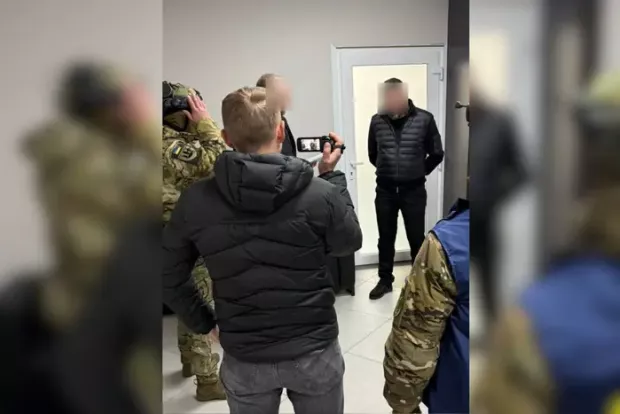 Викрито масштабну схему: Правоохоронці затримали командувача логістики Повітряних Сил та начальника обласного УСБУ (фото)