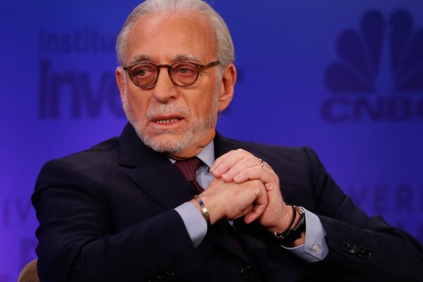 Батько Ніколи Пельтц прокоментував конфлікт у родині Бекхемів