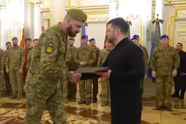 Зеленський нагородив воїнів напередодні роковин великої війни (відео)