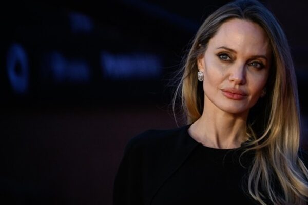 Світ втомився від новин. Джолі висловилася про війну в Україні