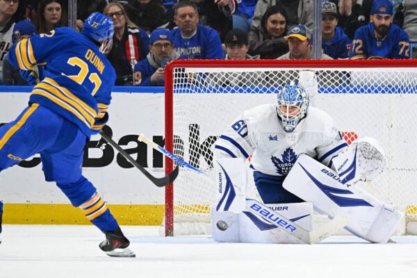 НХЛ: Баффало дотиснув Торонто в серії булітів