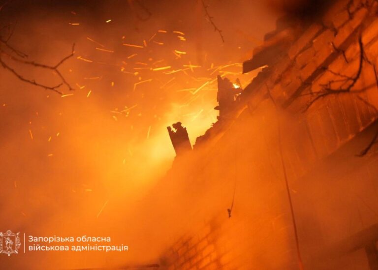 Запоріжжя у вогні: пошкоджені будинки, є поранені