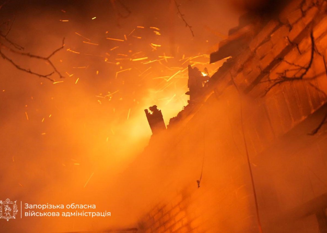 Запоріжжя у вогні: пошкоджені будинки, є поранені