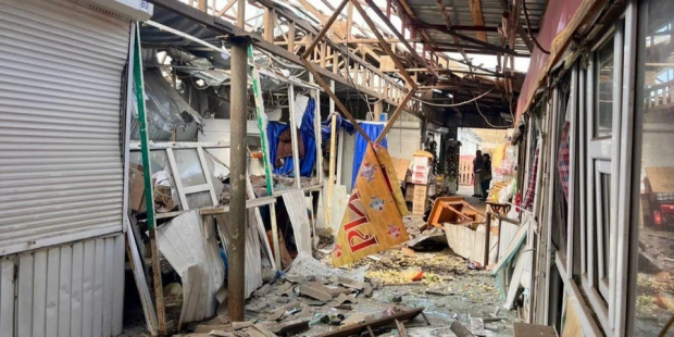 Десятки поранених та багато загиблих: Росіяни атакували ринок у Нікополі (фото)