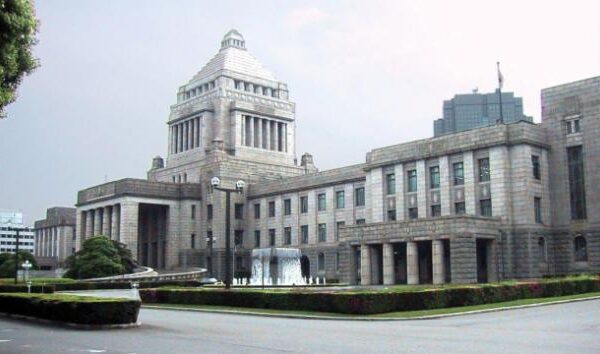 У парламенті Японії провели лекцію про "кризу в Україні" з прапорами... "ДНР" та "ЛНР"