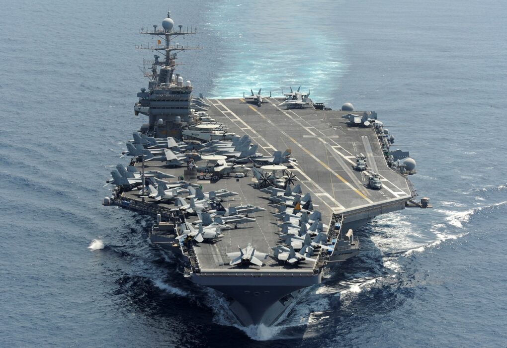 Іран заявив про атаку на авіаносець США