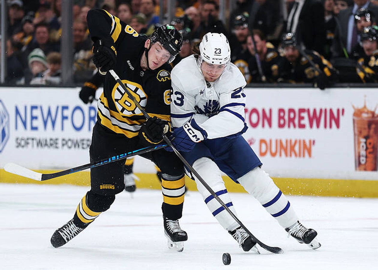 НХЛ: драма в Бостоні та результативний Торонто