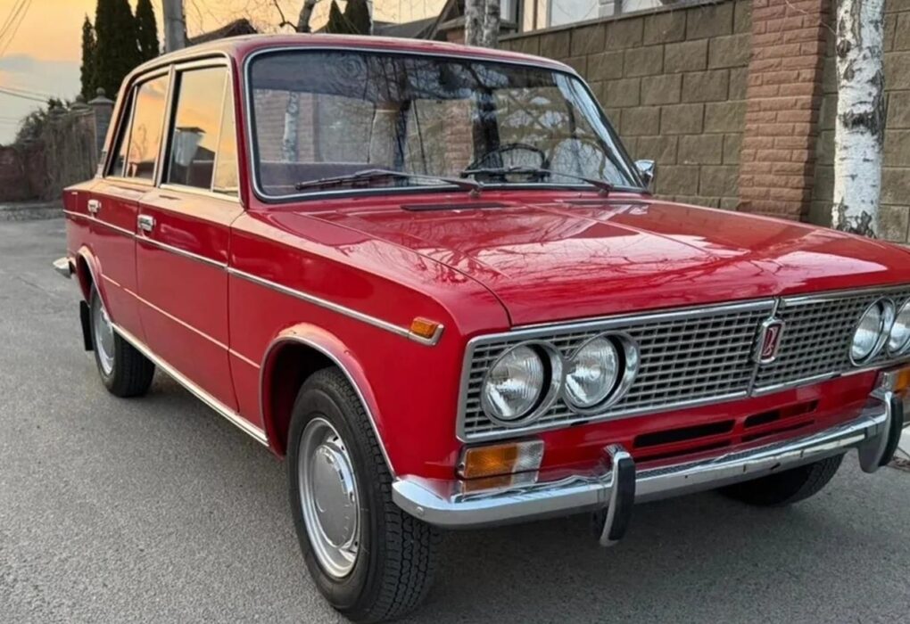 У Києві продається 36-річний ВАЗ-2103 у заводському стані