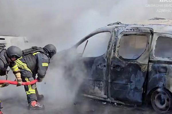 Росіяни атакували Херсон дронами: є загиблий та поранені