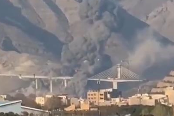 Біля Тегерана зруйнували найвищий міст