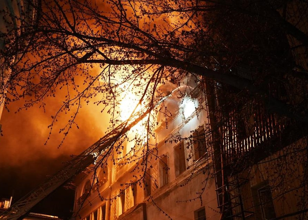 Харків у вогні: з'явилися кадри наслідків атаки