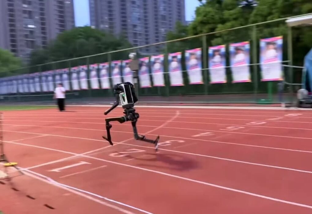 Китайський робот наблизився до рекорду швидкості Усейна Болта