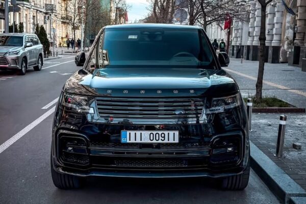 У Києві помітили 700-сильний Range Rover Brabus за понад 23 млн грн