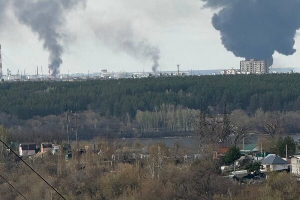 Дрони спричинили пожежу на Сизранському НПЗ в РФ