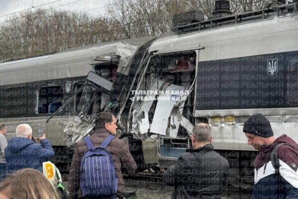 Поїзд Інтерсіті+ потрапив в аварію на Вінниччині