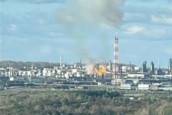 Українські дрони вивели з ладу ключову установку одного з найбільших НПЗ Росії
