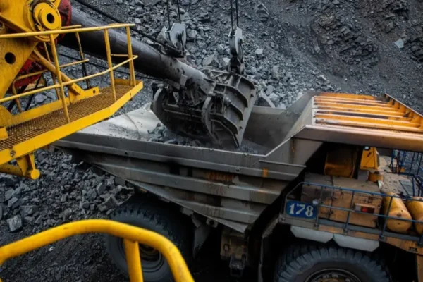 Україна різко скоротила експорт залізної руди: валютна виручка впала більш ніж на 50%