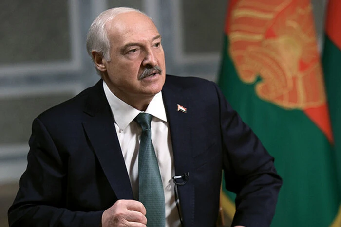 Експосол України в Білорусі пояснив, кого насправді залякує Лукашенко своїми войовничими діями