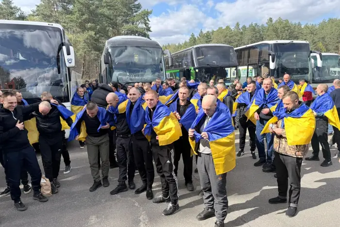 Україна повернула додому 193 полонених воїнів