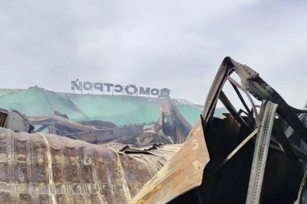 Під Новосибірськом згорів торговий центр
