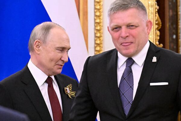 Накине коло: Фіцо до Москви летітиме через чотири країни ЄС