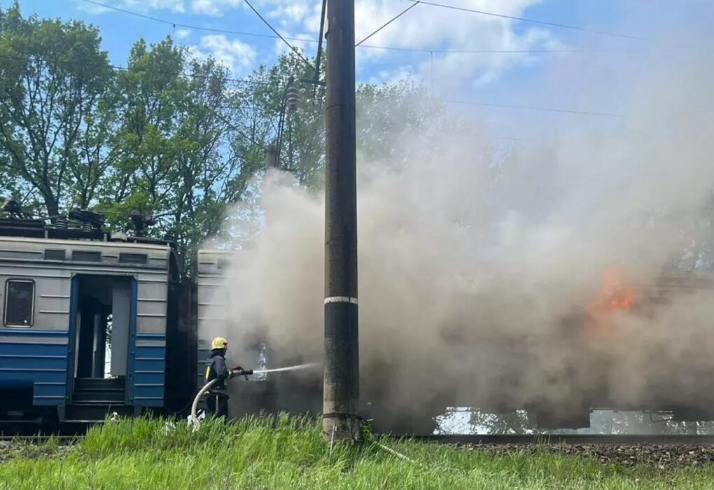 На Черкащині під час руху спалахнув електропоїзд