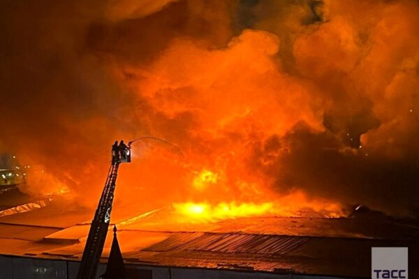 У Москві вирує масштабна пожежа на території Кремля в Ізмайловому