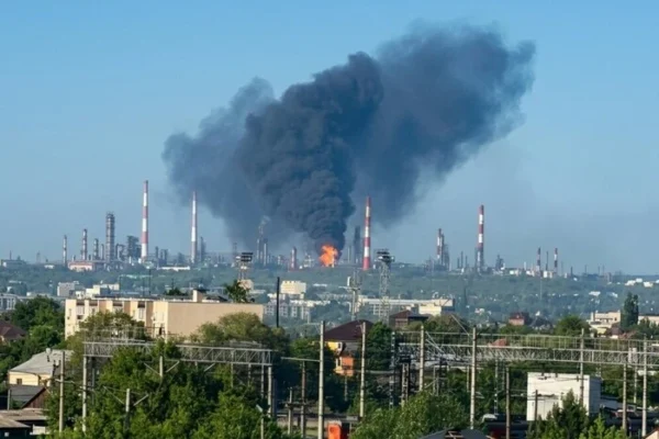 Нафтовий фронт Росії сиплеться: Україна вдарила по всіх НПЗ у європейській частині